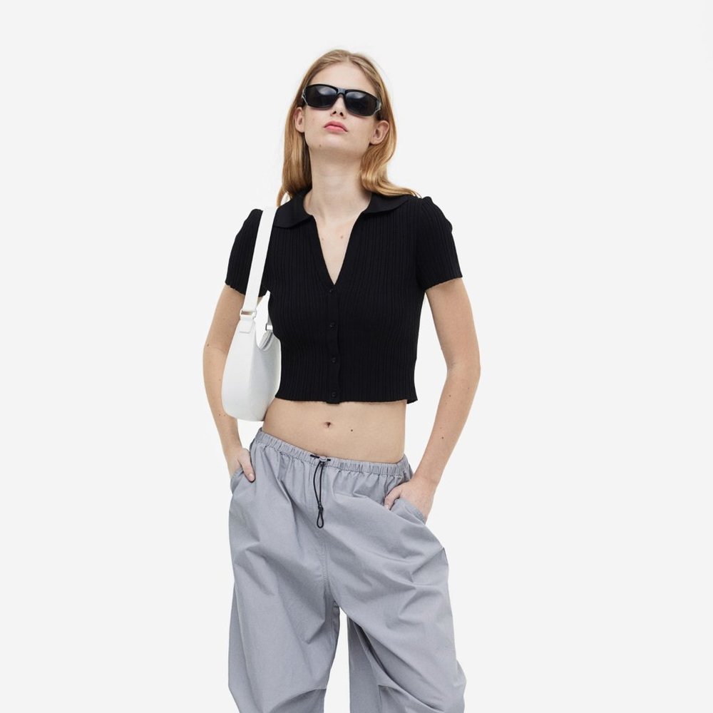 🌈 H&M Collared Cropped Tee 🌈